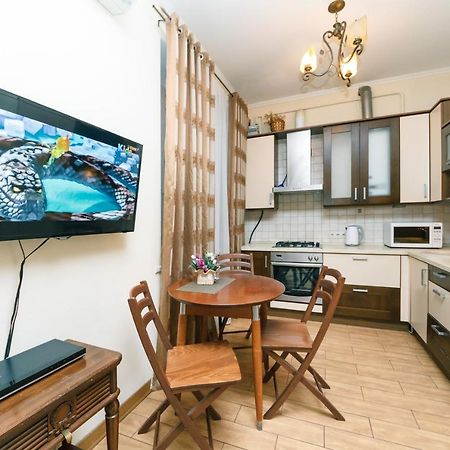 Квартира в тихом месте шумного мегаполиса Київ Екстер'єр фото